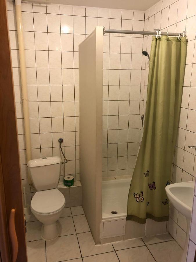 U Szermierzy Vandrarhem Wrocław Exteriör bild