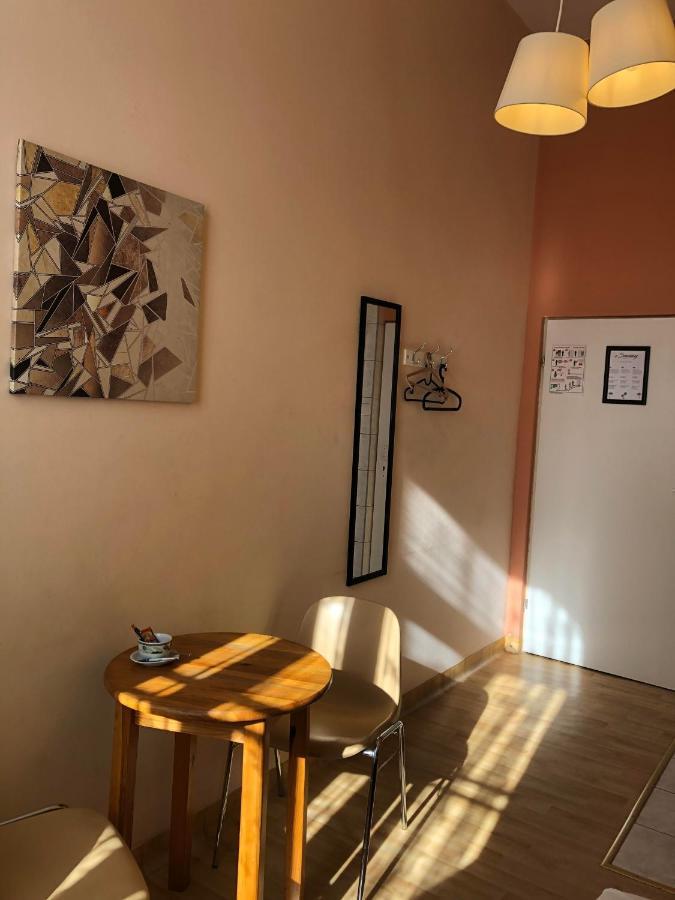 U Szermierzy Vandrarhem Wrocław Exteriör bild