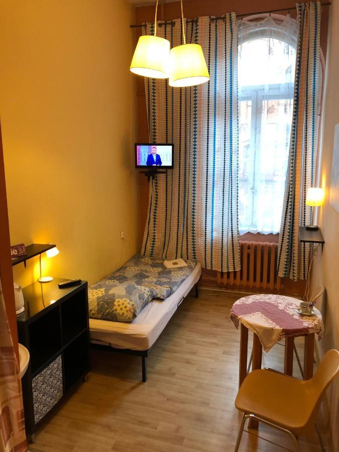 U Szermierzy Vandrarhem Wrocław Exteriör bild
