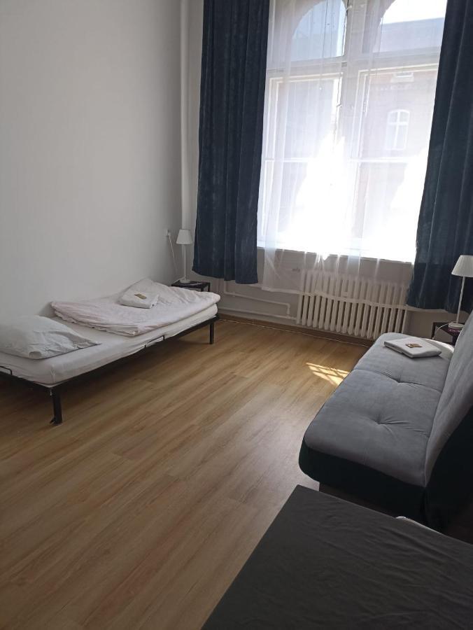 U Szermierzy Vandrarhem Wrocław Exteriör bild
