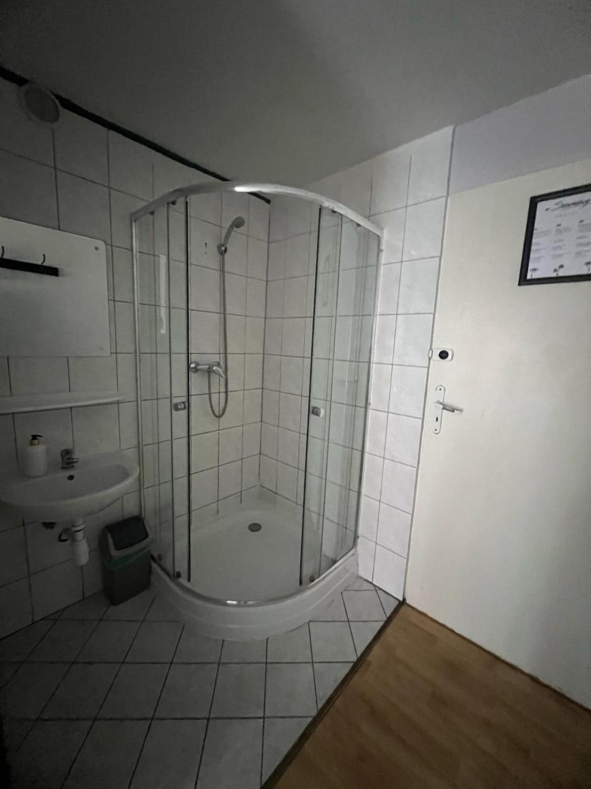 U Szermierzy Vandrarhem Wrocław Exteriör bild