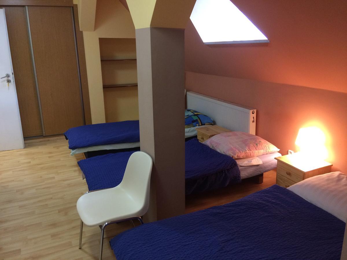 U Szermierzy Vandrarhem Wrocław Exteriör bild