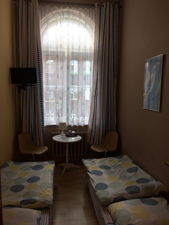U Szermierzy Vandrarhem Wrocław Exteriör bild